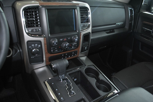 Ram 1500 5.7 Laramie Atx V8 2021 Stock Fisico