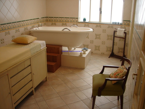 Imagem 8 de 10 de Conjunto Comercial 250m², 02 Banheiros E 01 Vaga Na Garagem. Condomínio Com Recepção E Segurança 24hrs. Excelente Localização. - 21120105 - 70354979