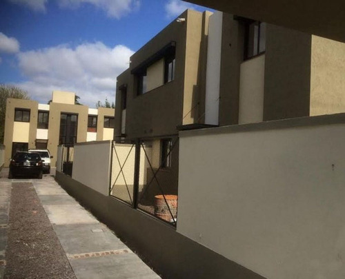 Venta Duplex 3 Amb. Ituzaingo Con Cochera Y Patio