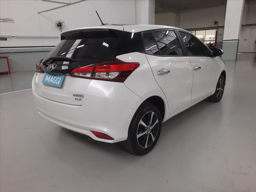 Imagem 4 de 13 de Yaris 1.5 16v Flex Xls Multidrive