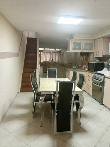 Vendo Tonwhouse En La Urbanización De Puerto Morro En El Complejo Turítico El Morro