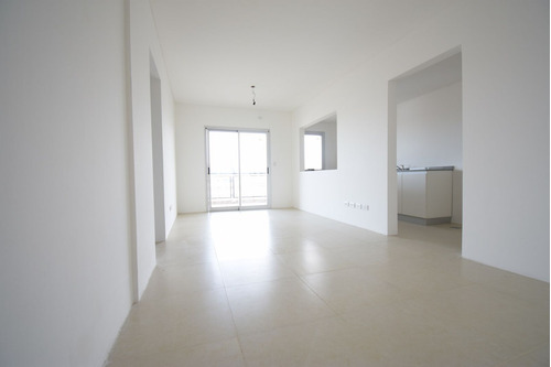 Departamento En Venta De 1 Dormitorio C/ Cochera En Florencio Varela