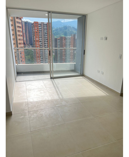 Apartamento En Parte Plana De Sabaneta