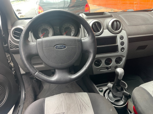 Imagem 6 de 10 de Ford Fiesta 1.0 Flex Completo 2009 Autos Rr