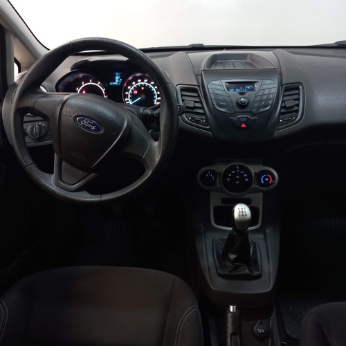 Imagen 10 de 14 de Ford Fiesta 1,6l S 5p