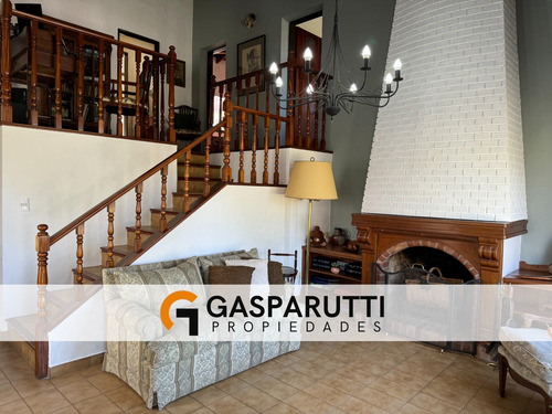 Casa En Venta En Aranjuez Country Club, 4 Dorm. Con Pileta!