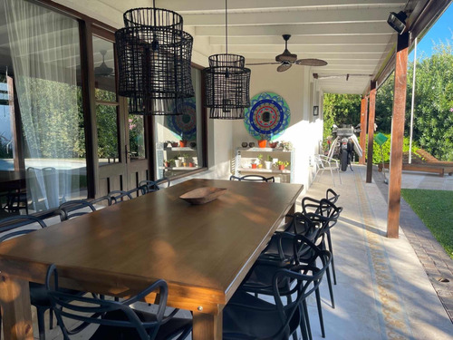 Casa Saint Matthews Pilar Estilo Campo En Una Planta