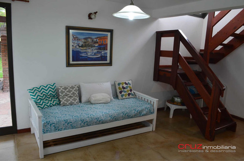 Vendo Casa Barrio Privado 4 Ambientes, 2 Baños, Pileta