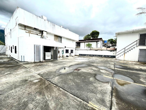 Se Vende Clínica O Casa Comercial En Chuao
