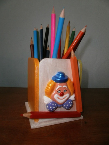 Imagen 1 de 1 de Porta Lapices Madera Y Yeso