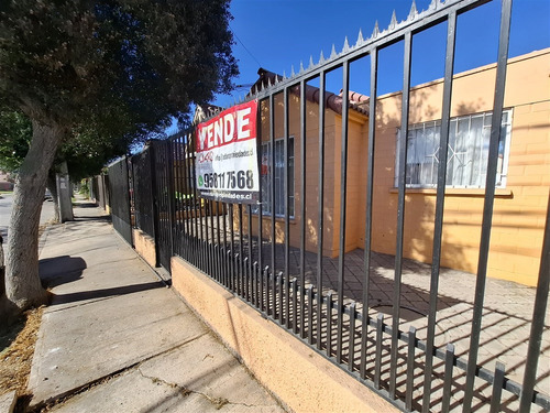 Casa En Venta De 3 Dorm. En La Serena