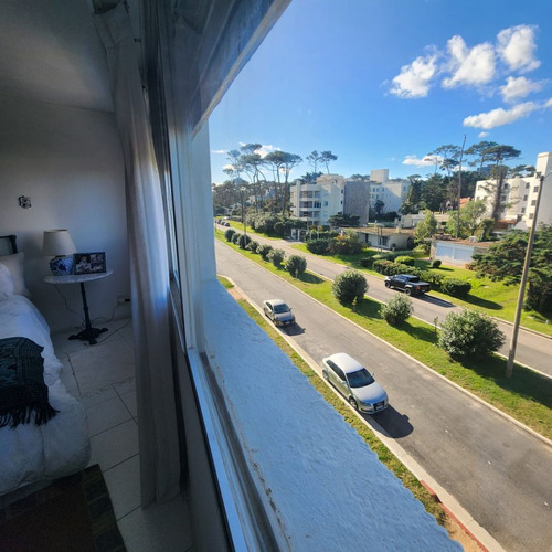 Alquiler Apartamento 2 Dormitorios, Playa Mansa (ref: Atm-7626)