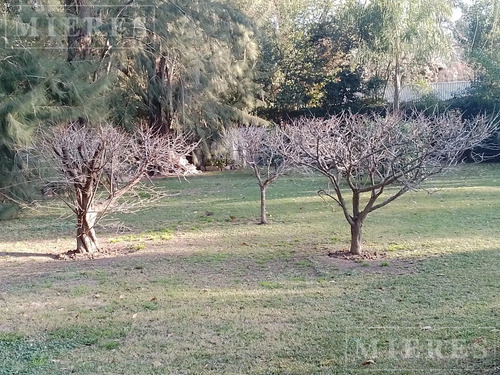 Terreno En  Venta En Calle  Tierra Del Fuego Zona La Bota