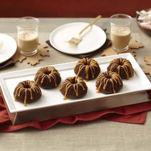 Imagen 5 de 7 de Moldes Mini Budines De Silicona X 6 Bundt Wilton Titanweb