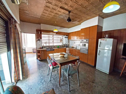 Venta Casa 5 Ambientes Con Galpón / Terraza / Balcón / Patio En Lote Propio En Mataderos