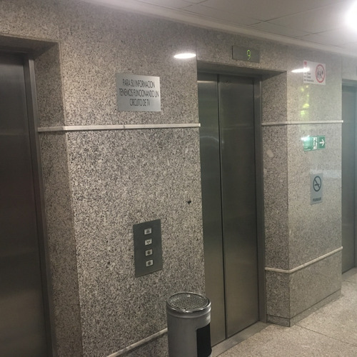 Oficina Impecable, A Pasos De Metro L1, Las Condes