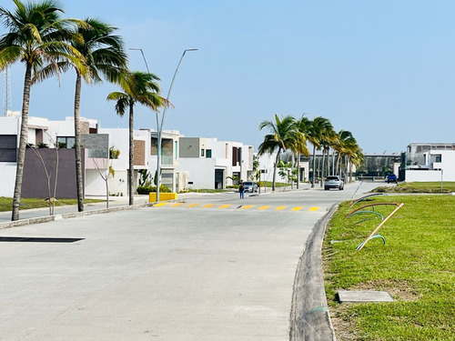 Casa En Venta En Veracruz De 1 Piso Fracc. Lomas Del Dorado, Boca Del Río.
