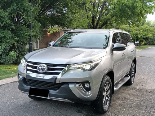 Imagen 13 de 15 de Toyota Sw4 2019 2.8 Srx 177cv 4x4 7as At