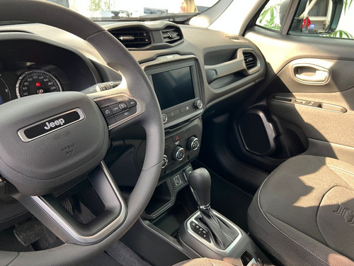 Imagen 10 de 15 de Jeep Renegade 1.8 Sport