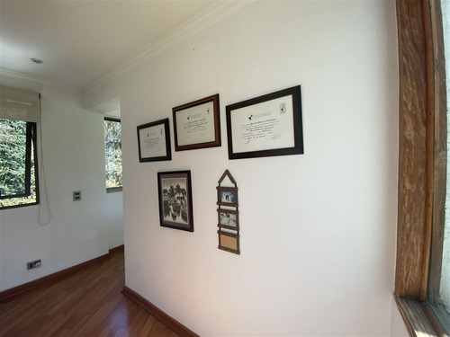Casa En Venta En Parcela Chicureo Central 5d Más Serv.