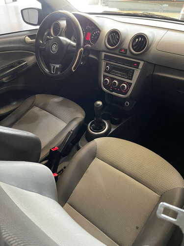 Volkswagen Voyage 1.6 Highline 101cv