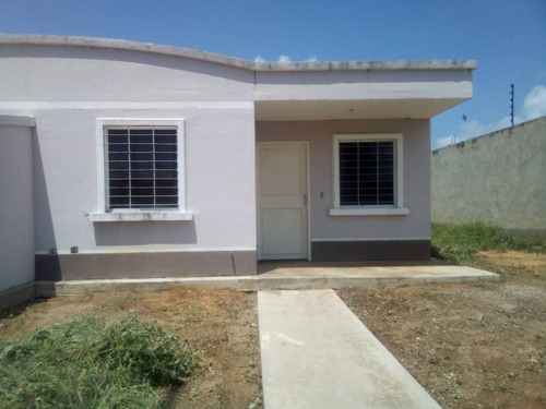 Imagen 1 de 5 de Casa En Venta Urb. Roca Del Norte Barquisimeto