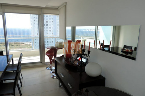 Importante Torre, Ubicada En Playa Mansa , Al Lado Del Resort & Casino Conrad, Punta Del Este.- -ref:15779