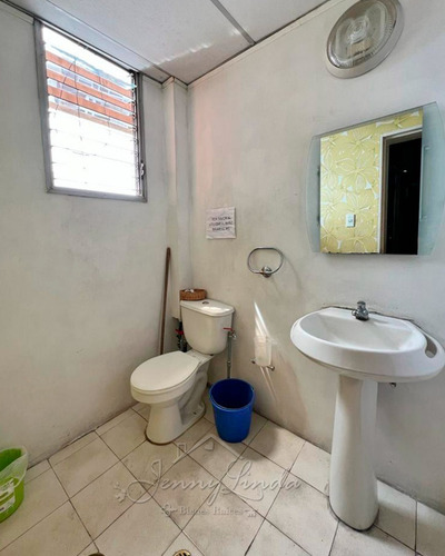 Venta Oficina Edificio Centro Plaza Urb. Calicanto Maracay Aragua