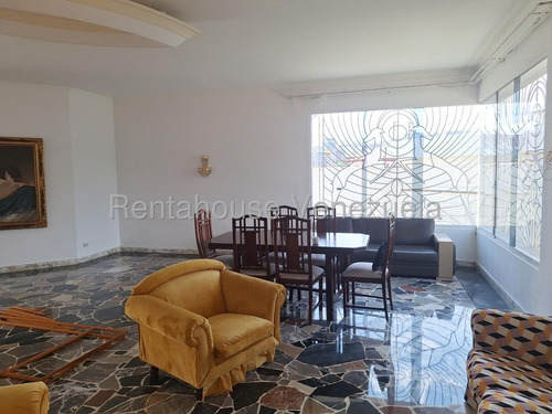 Amplia Casa En Venta Ubicada En Prados Del Este 24-24046