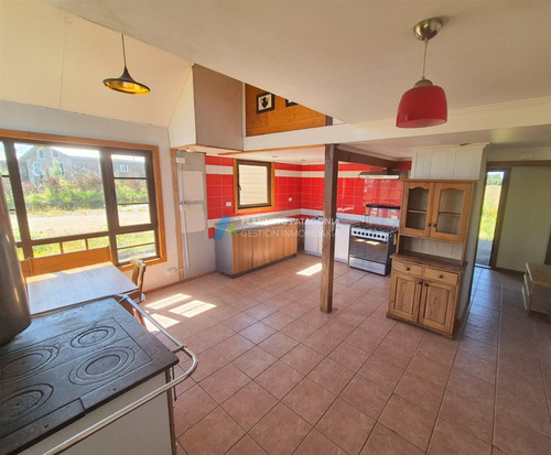Casa En Venta De 4 Dorm. Con Vista Al Volcan En Frutillar