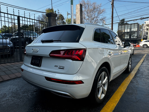 Audi Q5 2.0 L Security