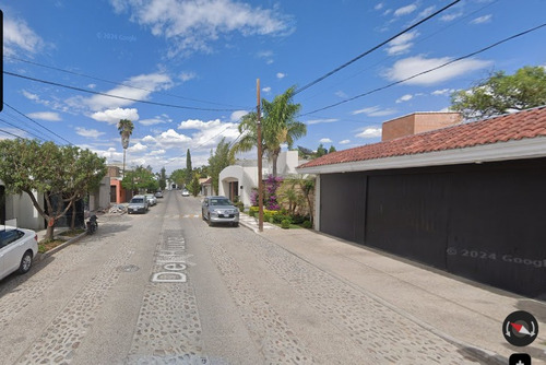 Casa Ubicada En Colonia Campestre Aguascalientes. Con 5 Recamaras Y 650m2. Muy Cerca Del Club Campestre De Aguascalientes.