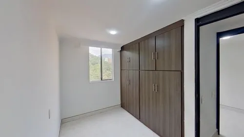 Lindo Apartamento Remodelado En La Loma De Los Bernal. Código #10