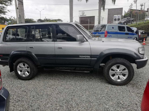 Toyota Land Cruiser Fj 80l Burbuja