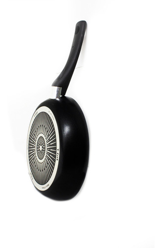 Imagen 4 de 5 de Sartén 30 Cm Con Antiadherente Hard Titanium Negro T-fal B2540782