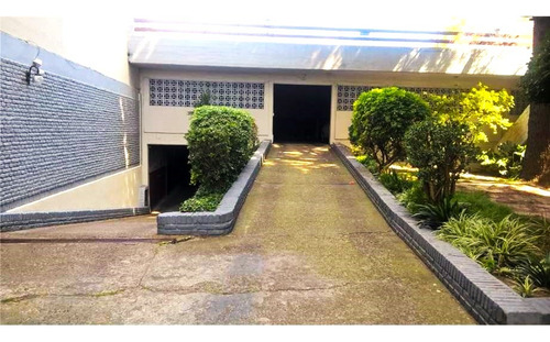 ! Vendo Depto. Amplio Con Dependencia Y Cochera Excelente Oportunidad ¡