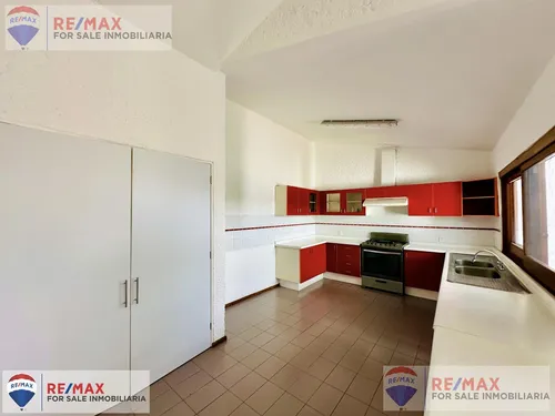 Venta De Casa De Un Nivel En Zona Exclusiva De Cuernavaca, Morelosclave 5379