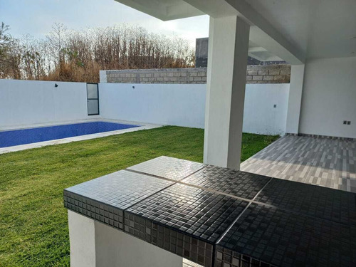 Estrena Casa Con Alberca En Corinto Residencial, Cuernavaca