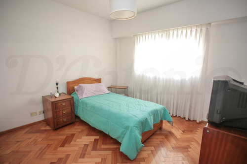Semipiso De 3 Ambientes Con Dependencia De Servicio Y Espacio Fijo Cubierto - Caballito