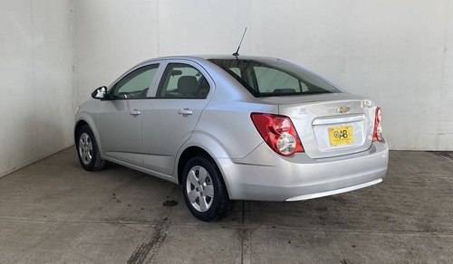 Imagen 7 de 13 de Chevrolet Sonic 2016 1.6 Ls Mt