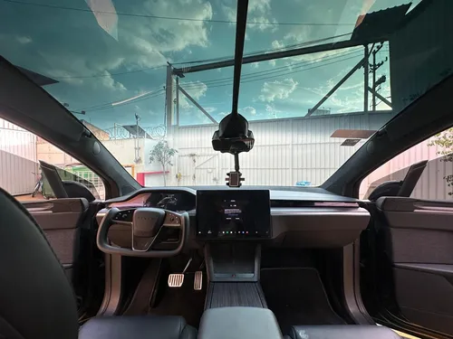 Tesla Model X 2024