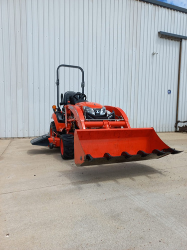 Tractor Kubota 4x4 23 Hp Con Pastera Y Pala Frontal