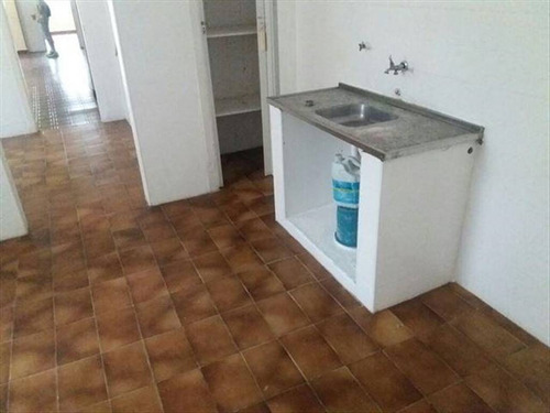 Imagem 29 de 30 de Casa Enorme Em Otimo Estado Bom Para Morar Com Sua Familia Casa Bem Espaçosa Proximo Tambem De Mercados Farmacias Praia Do Itarare Em Uma Das Melhores Ruas De São Vicente Tambem Fica Proximo Do Batal