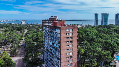 Imagen 8 de 30 de Venta Apartamento 2 Dormitorios Con Vista A La Playa Mansa, Punta Del Este