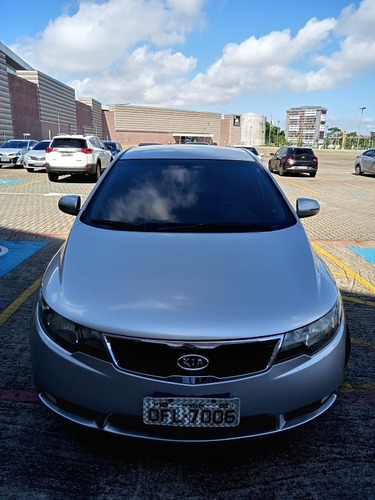 Imagem 3 de 4 de Kia Cerato 2011 1.6 Ex 4p 126 Hp