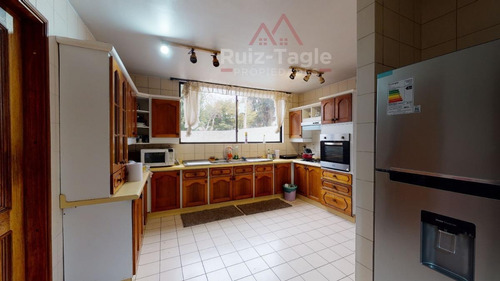 Venta De Maravillosa Casa En Concón