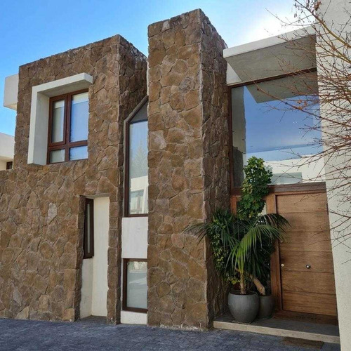 Imagen 1 de 30 de Increíble Casa En San José De La Sierra / La Posada