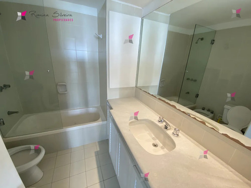 Apartamento En Venta 2 Dormitorios 2 Baños 1 En Suite En Torre Marina I