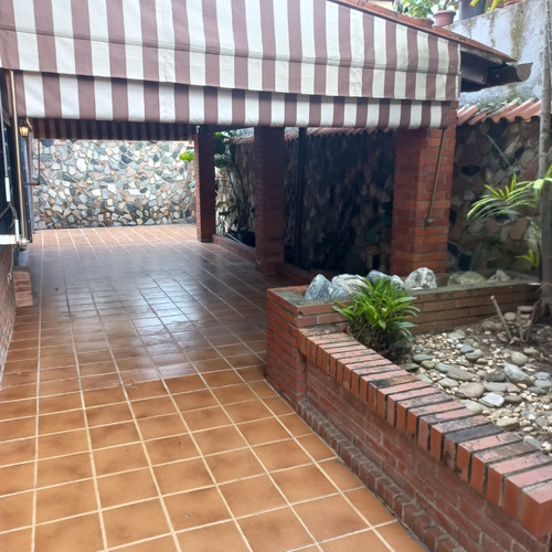 Venta De Casa En Urb San Luis Con Garita De Seguridad