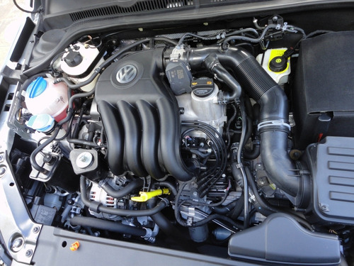 Volkswagen Jetta 2013 2.0 Comfortline Flex 4p Automática